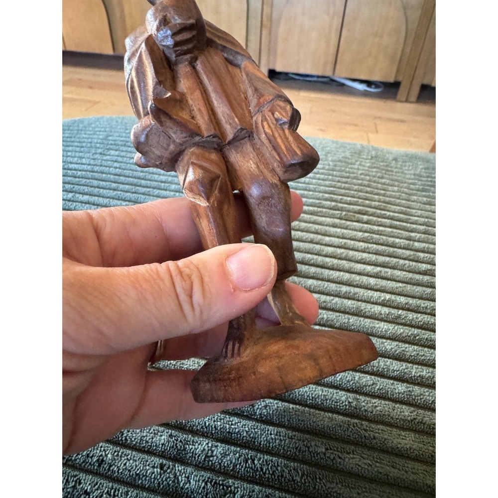 Vintage Hand Carved Wood Statue Figurine Man with Cup & Hat Rustic Decor - Picture 3 of 8